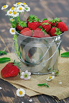 Food Photography strawberries in a small tin