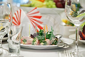 Food restaurant table setting