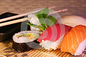 Food: sushi & img