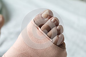 Foot soft splint for treatment of injuries