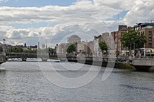 Footbridges and bridges across the River Liffey