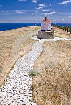 Footpath to Portuguese windmill