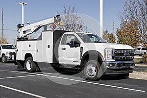 Ford F-550 4X4 Chassis cab with Stellar 7621 Heavy-Duty telescopic service crane boom