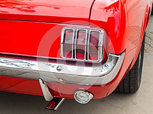 Ford Mustang - bright red