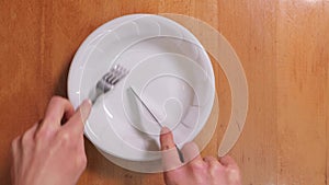 Fork and knife plate scratching sound