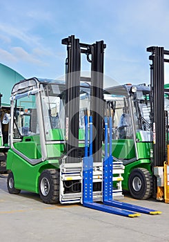Fork lift trucks
