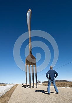 Ridículo tenedor en carreteras irreal 