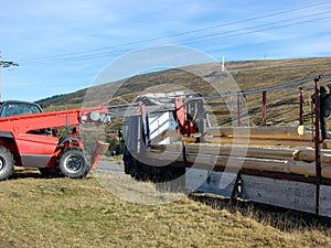 Forklift unload logs