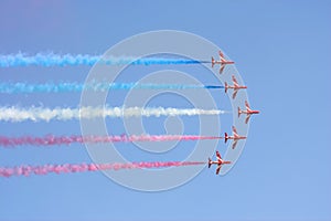 Formation flight Red Arrows