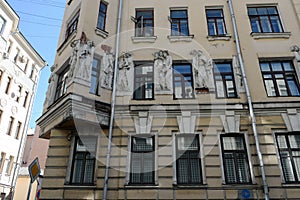 A former apartment house of G. E. Broydo `House of writers` in Plotnikov pereulok, 4/5