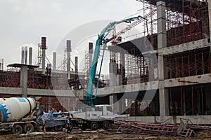 Formworks and pouring concrete through a concrete pump truck