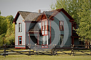 Fort Bridger command housing established in 1842