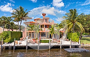 FORT LAUDERDALE, FL - FEBRUARY 29, 2016: Beautiful homes along c