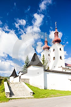 Opevnený kostol Všetkých svätých, Divín, Slovensko