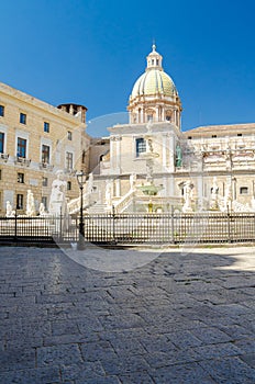 Fountain and Bath Tub Piazza Pretoria photo