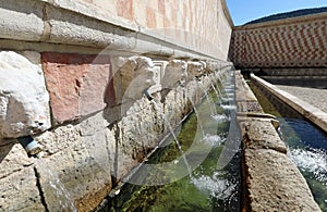 Fountain called FONTANA DELLE 99 CANNELLE that means spouts in L