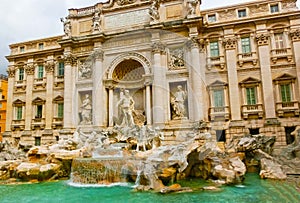 Fountain di Trevi, Rome, Italy. photo