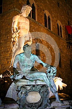 Fountain of Neptune at night