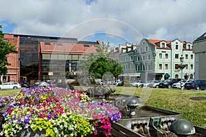 Fountain opposite of salon-shop of amber Autentic and the hotel National