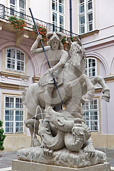Detailní záběr fontány svatého Jiří v Bratislavě, Slovensko.