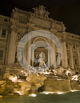 fountain Trevi photo