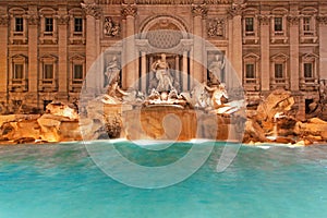 Fountain Trevi night