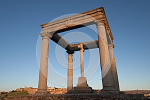 The four columns, Avila photo