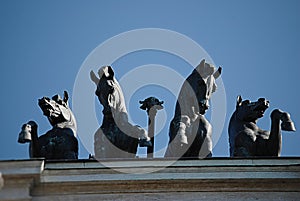 Štyri kone sochy 