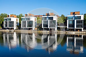 Four new houses at the waterside