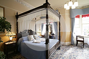 Four poster bed