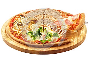 Four Seasons Pizza, mozzarella, onion, ham, tuna, broccoli, mush