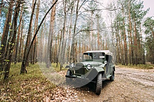 Four-wheel Drive Army Truck GAZ-67 Car Of World War II Parking