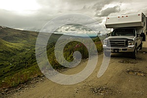 Four-wheel drive mobile