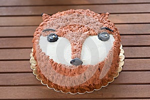 Fox-shaped cake