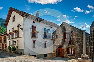 Fragen is a town belonging to the municipality of Torla-Ordesa, located in the province of Huesca, the provincial capital, in the