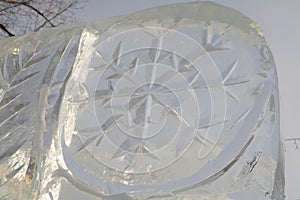 A fragment of an ice composition. A pattern on an ice pedestal.