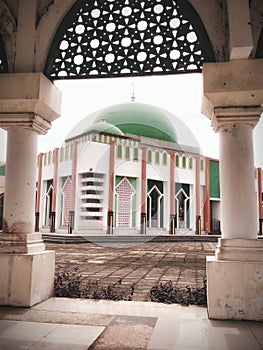 Domed mosque in column ornament