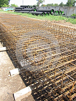 Frame made of iron reinforcement for pouring concrete