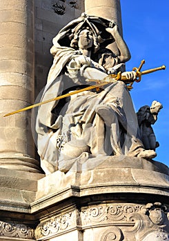 France; Paris: Pont Alexandre III