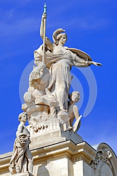 France, Paris: statue Grand Palais