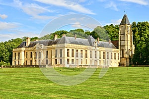 France, the picturesque castle of Mery sur Oise