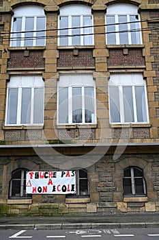 France, protest by parents against class closures in villages