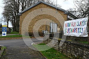 France, protest by parents against class closures in villages