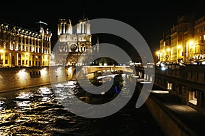 Francia Paris Rio Sena y Notre Dam
