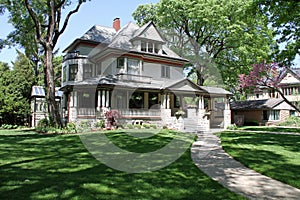 Frank Lloyd Wright inspired home photo