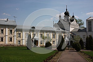 The fraternal Corps and Kazan Church. St. Nicholas Ugreshsky monastery.