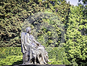 Frederic Chopin statue photo