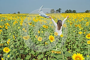 Free Happy young Woman Enjoying Nature. Beauty Girl Outdoor. freedom and Enjoyment..