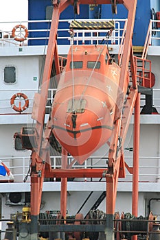 Freefall life boat