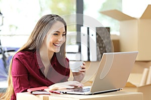 Freelance working during office relocation